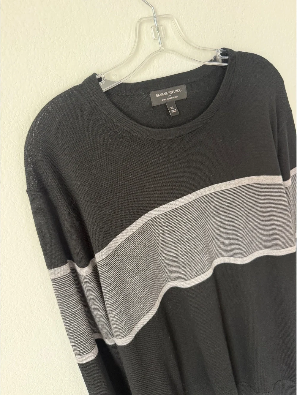 Banana Republic Crew Neck 100% Merino Wool Gray Striped Black Sweater Size XL